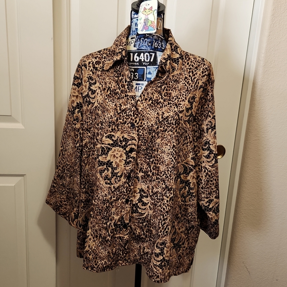 Joanna plus 3X 3/4 animal print blouse